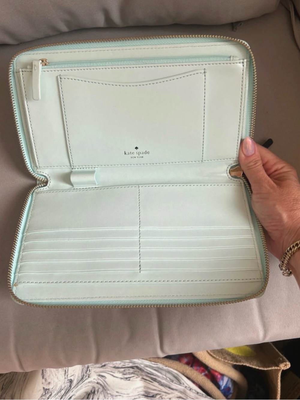 kate spade floral VW bug zip wallet - mint green with pink accents - Picture 2 of 6